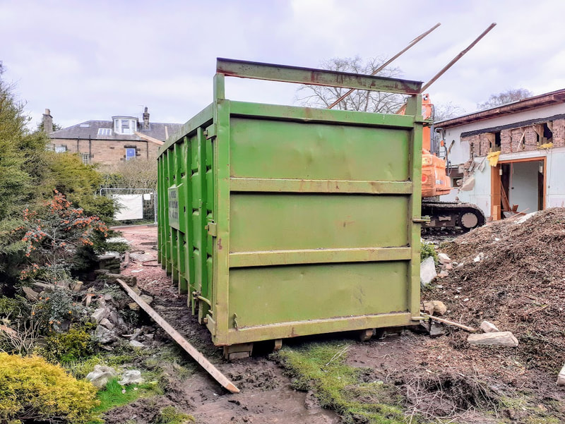 Roll on roll off skip hire in Glasgow, click here for RoRo skip hire prices and book RoRo skip hire online in the Glasgow area
